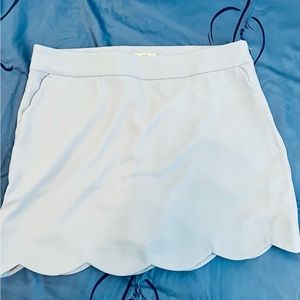 Vineyard Vines golf skirt. Size 14, light blue.